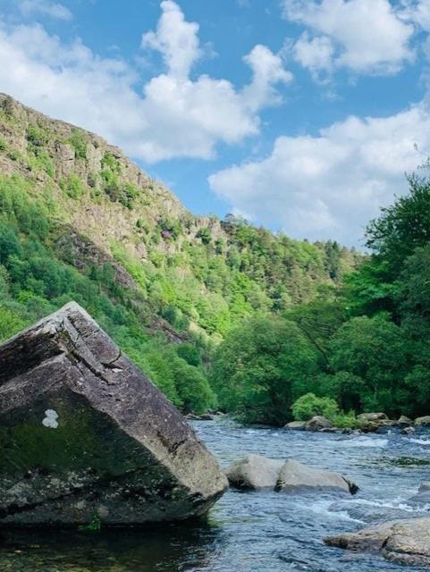Tyn Y Simdde - Secluded Mountain Stay - Stunning Views Of Eryri Долгелай Екстериор снимка