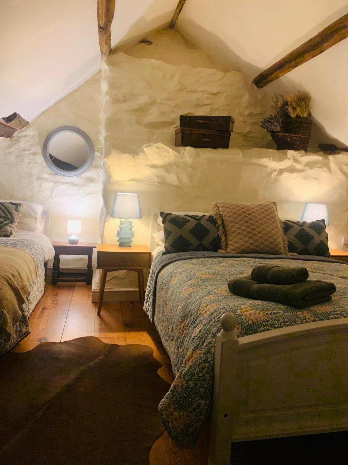 Tyn Y Simdde - Secluded Mountain Stay - Stunning Views Of Eryri Долгелай Екстериор снимка